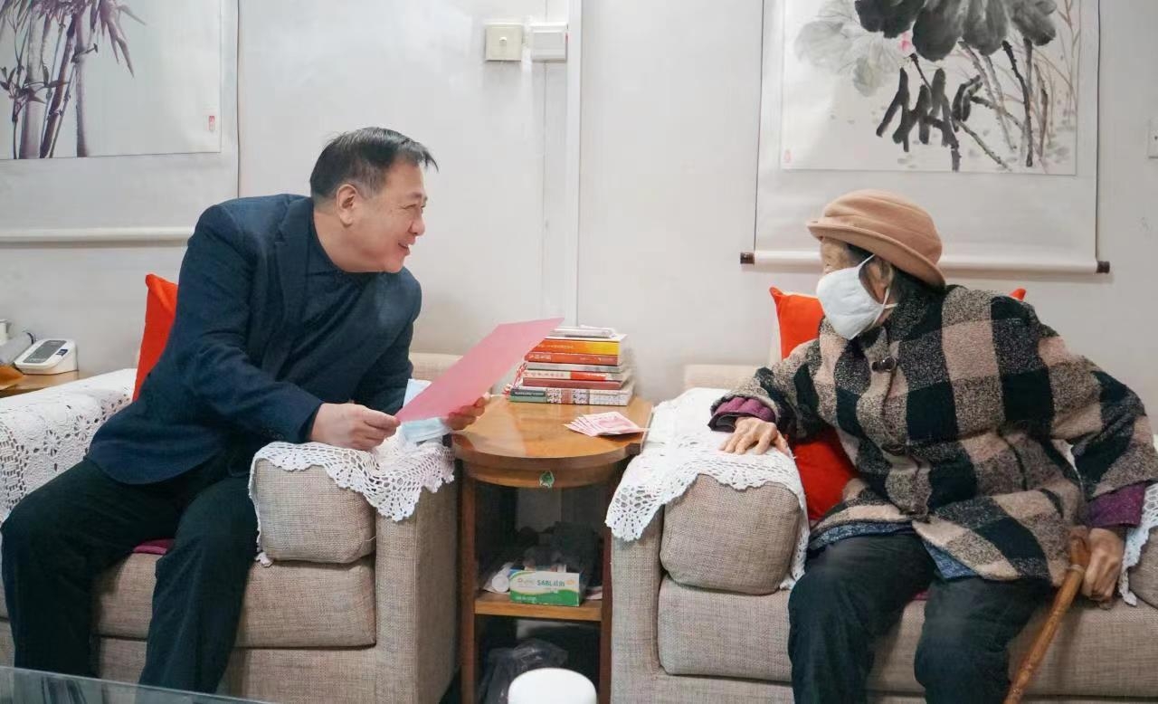 情系老干部 慰问暖人心 ——南宫娱乐集团开展春节前走访慰问